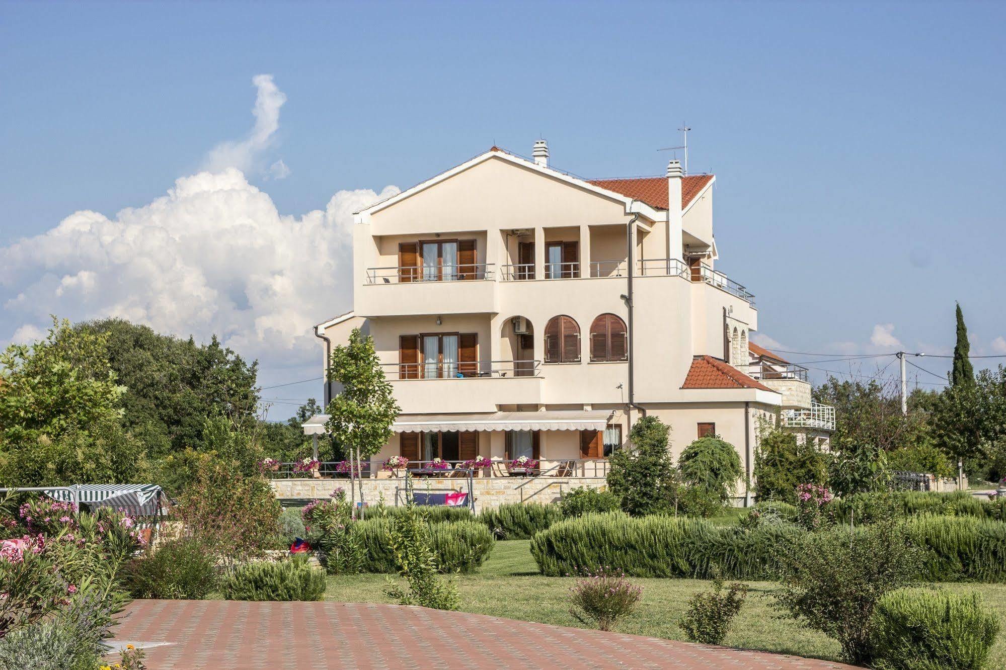 Pansion Skelin Ξενοδοχείο Drinovci Εξωτερικό φωτογραφία